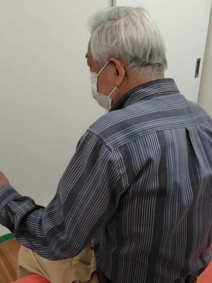 町内の水路掃除で左肩を痛めて腕を挙げれないと連絡をいただき、...